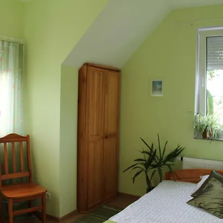 Boroniowka Nad Jeziorem Czorsztynskim Falsztyn